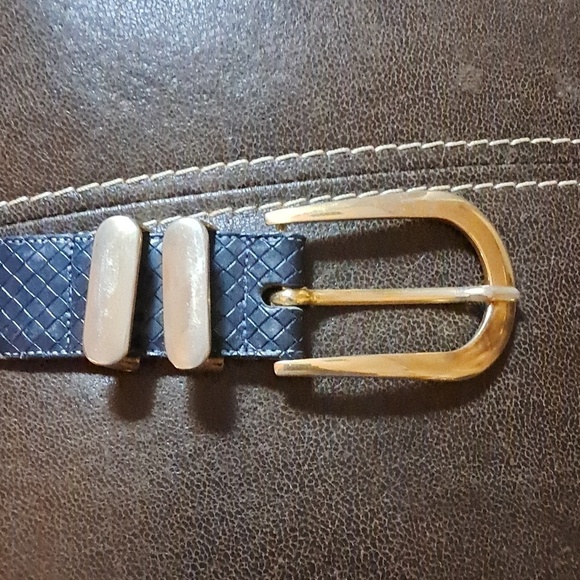 Ginnie Johansen Navy Leather Belt Gold Hardware 31/M Classic Basic Minimalist main image 6
